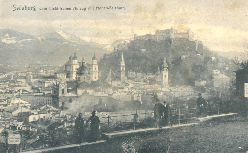 Josef Kasseroller, View from Restaurant Elektrischer Aufzug onto the historic city and Hohensalzburg , 1918–1922, Lichtdruck auf Papier, © Salzburg Museum