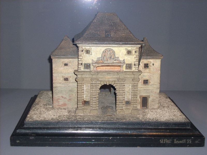 Model of the Linzertor (gate) in Salzburg with the relief of St. Sebastian by Conrad Asper, Josef Brunetti, 1895, wood, polychrome painting, inv. no. 74-26